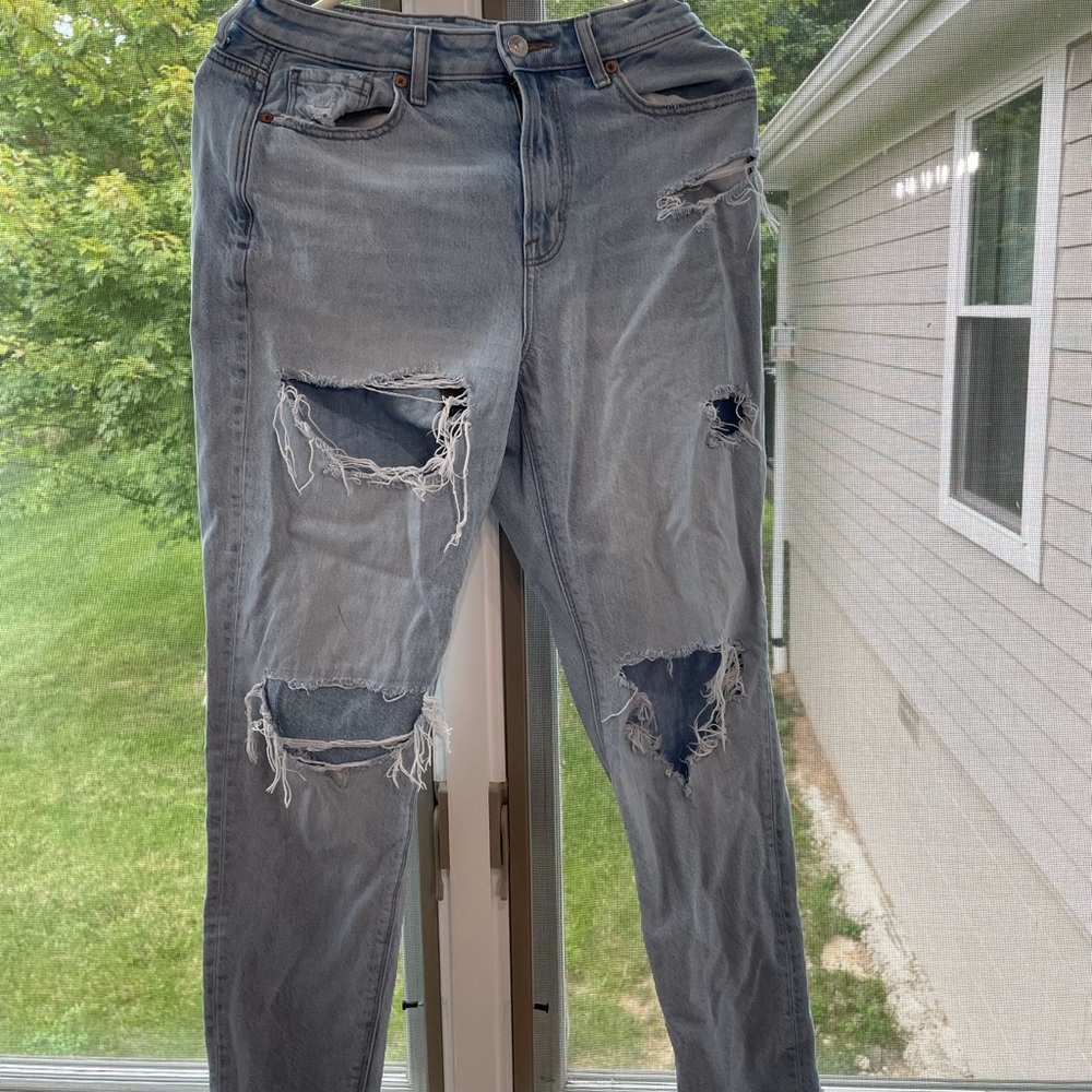 American eagle mom jean in good condition size 2